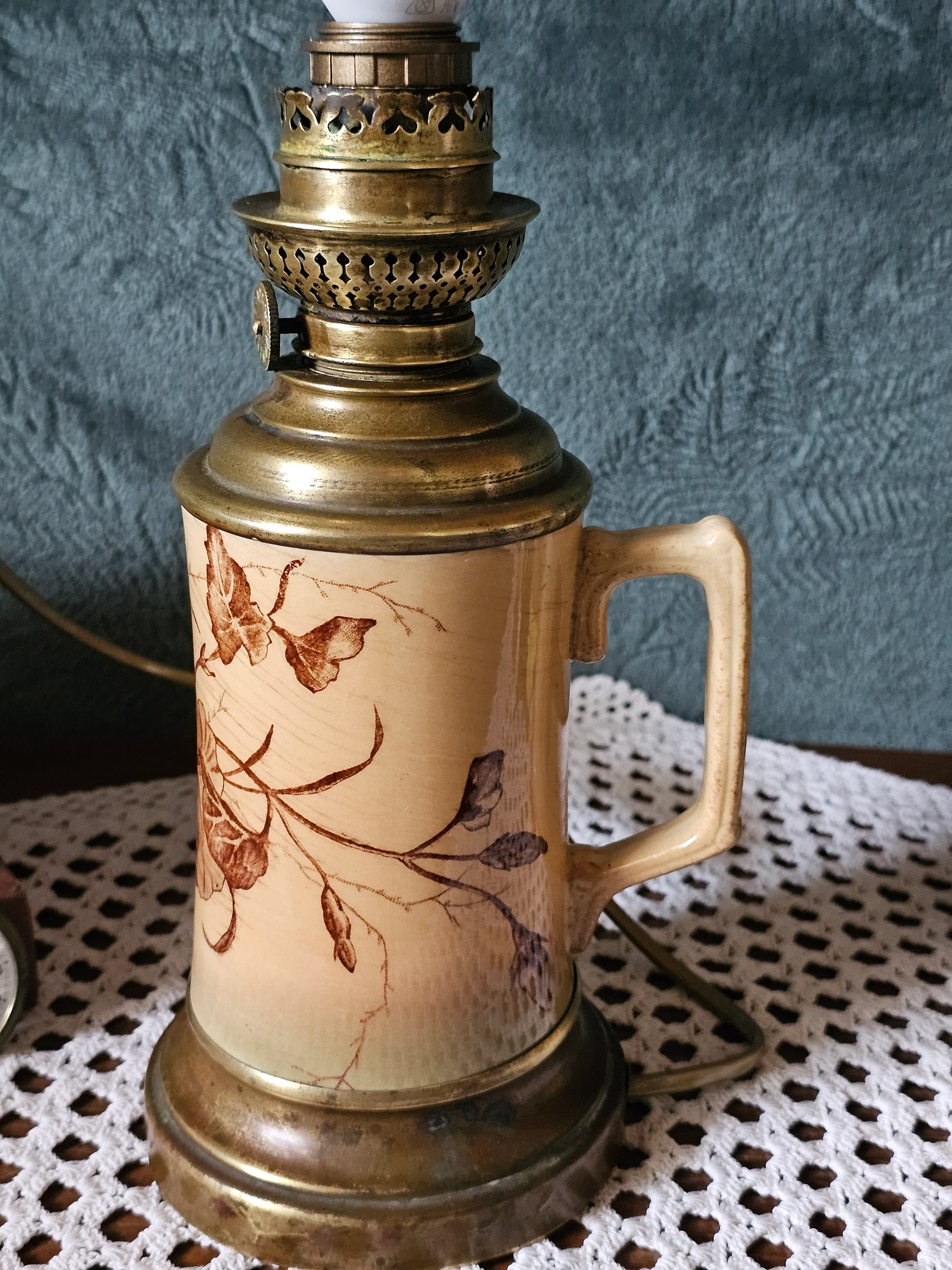 Gien electrified oil lamp, iron base, "varied flowers" model – photo 5